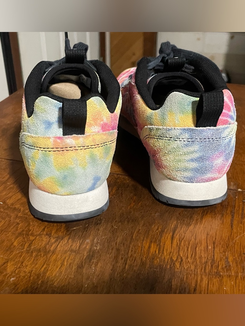 Limited Edition Merrell Alpine Tie-Dye Suede Sneakers with Black Accents - Picture 4 of 6